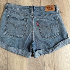 Girls LEVIS denim shorts size 16. Style: Girlfriend short.